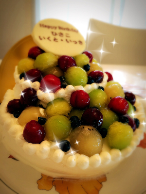 デコレーションケーキフルーツモリモリ
