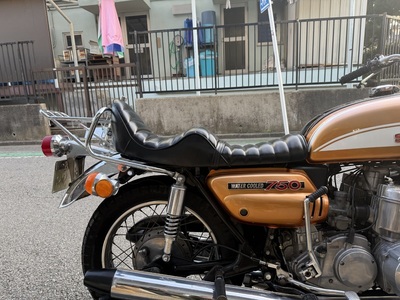 バイクシート張替え例画像 - リペアーファクトリー Repair