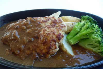 カレーソースのハンバーグ