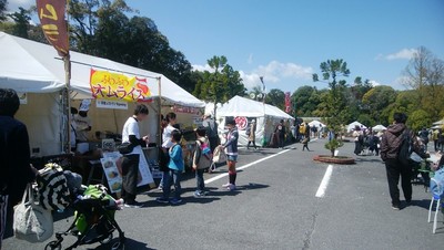 神武祭　フードマルシェ　出店風景
