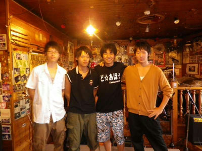 どうも。パイセンとゆかいな仲間たちです。
