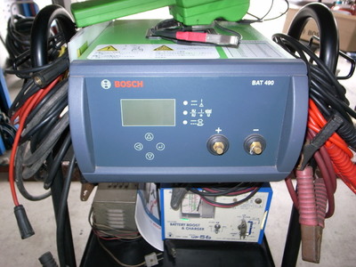 バッテリー充電器BAT490