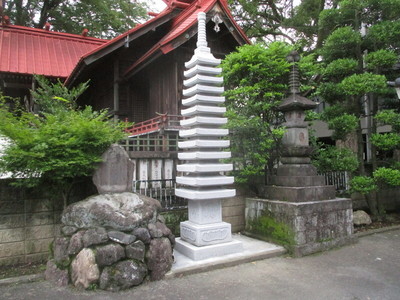 十三層塔