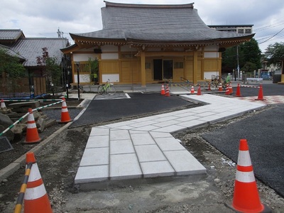 寺院　参道工事(石工事完成)