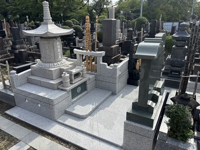 宝篋印塔型墓石　　NO.３
